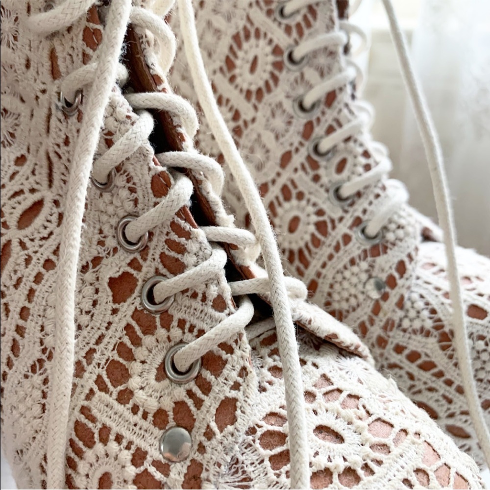 Jeffrey Campbell Crochet Lita booties